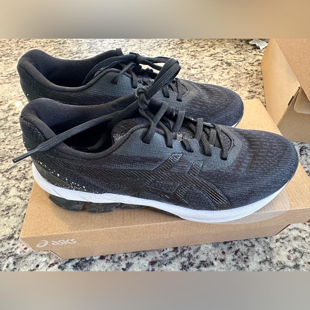 ASICS Gel-Quantum 180 VII Sz 9 / 40.5